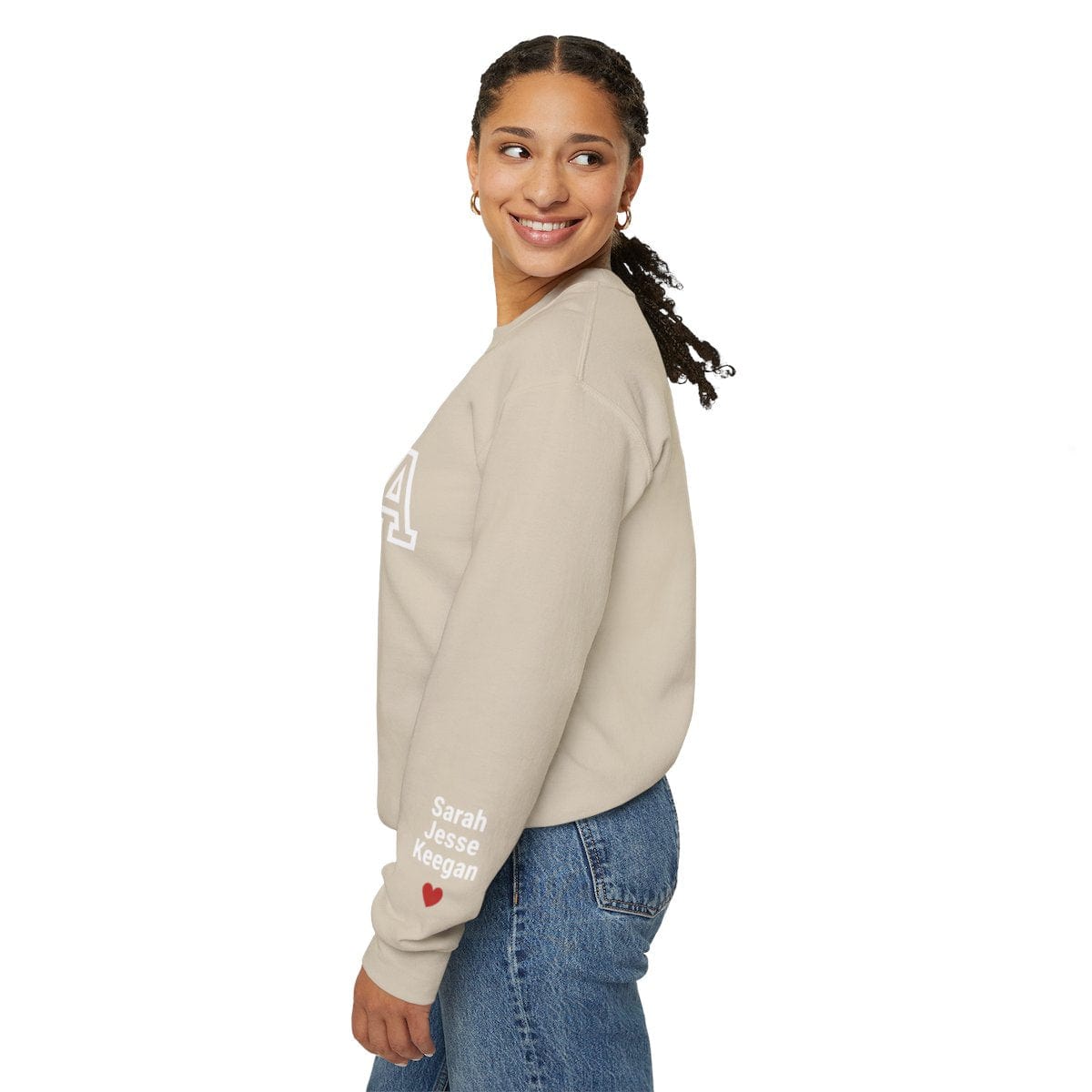 Custom Mama Sweatshirt with Kid Name on Sleeve, Personalized Mom Sweatshirt, Minimalist Momma Sweater, Christmas Gift for Mom, Gift for Her, Personalized Mama Sweatshirt with Kid Names on Sleeve, Mothers Day Gift, Birthday Gift for Mom, New Mom Gift, Minimalist Cool Mom Sweater